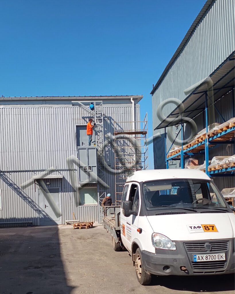 щогловий-будівельний-підйомник