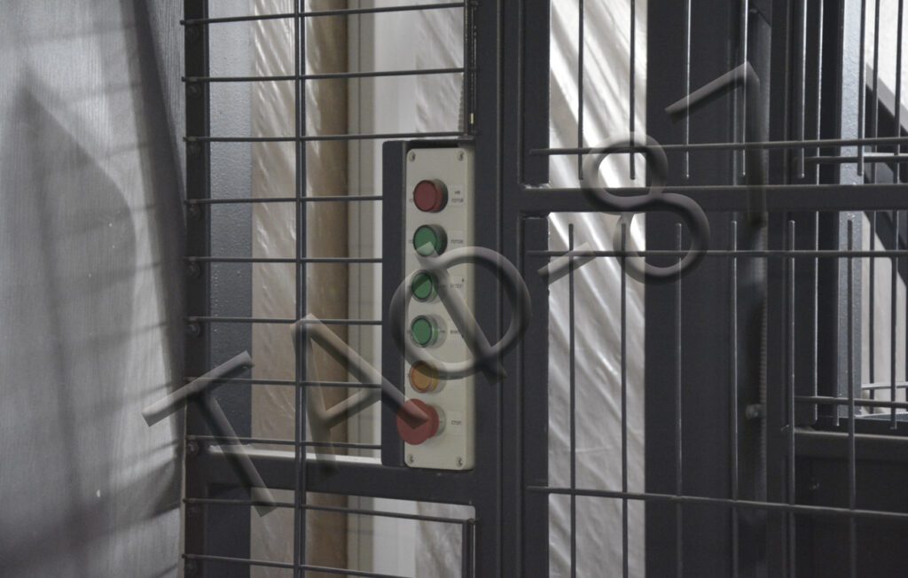 консольний-підйомник-керування